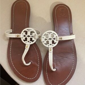Tory Burch White Leather Logo Thong Sandals with Brown Footbed